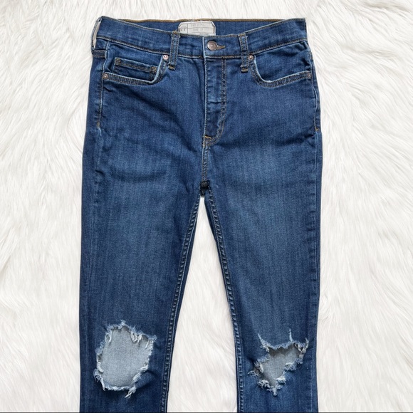 Free People Distressed Busted Knee Medium Wash Mid Rise Cropped Skinny Jeans - Picture 3 of 11